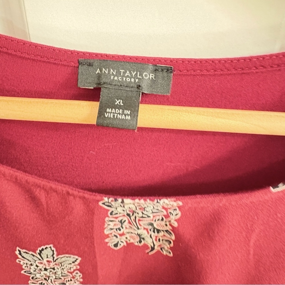 Ann Taylor Factory Red and White Blouse - Picture 3 of 6